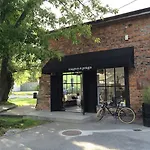 P&o Serviced Soho Factory Apartment Warsaw
